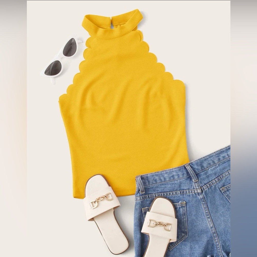 SHEIN prive’ scallop halter top. Yellow. Size medium/US 6.